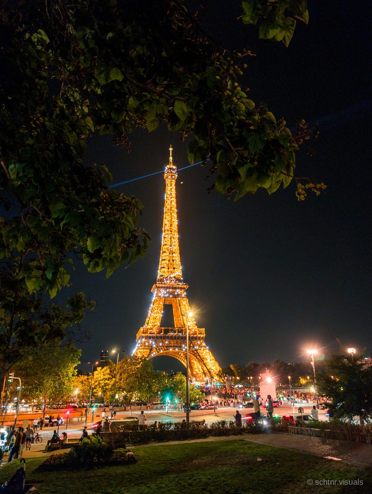 Eiffelturm bei Nacht